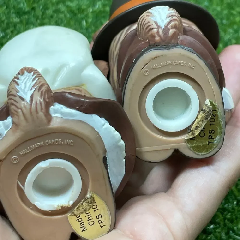 Vintage Hallmark Pilgrim Squirrel Salt Pepper Shakers Thanksgiving Fall
